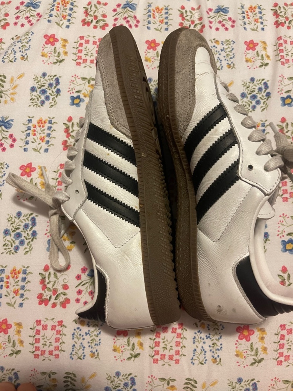 White Adidas Sambas
Size US 6.5 - Picture 2 of 5